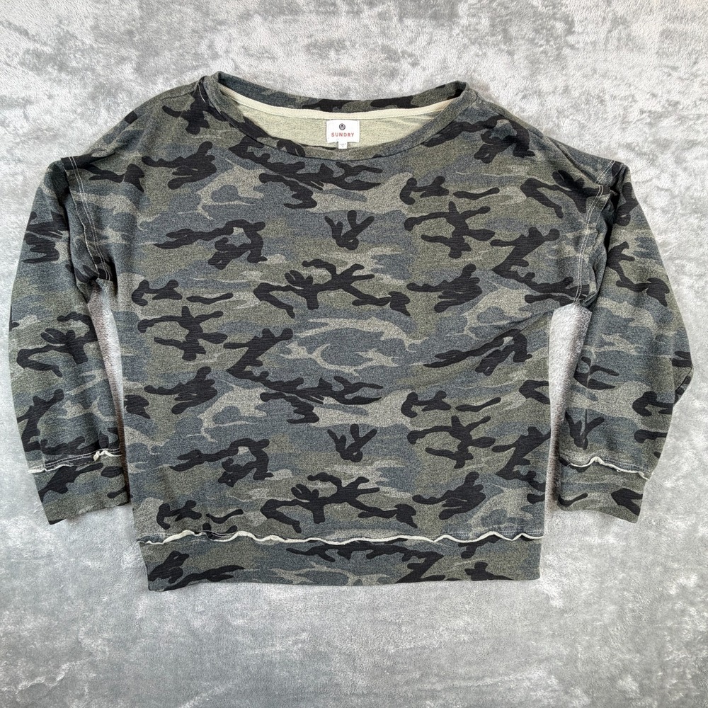 Sundry Camo Print Raw Edge Pullover Sweatshirt Womens Size 1 (Small)
